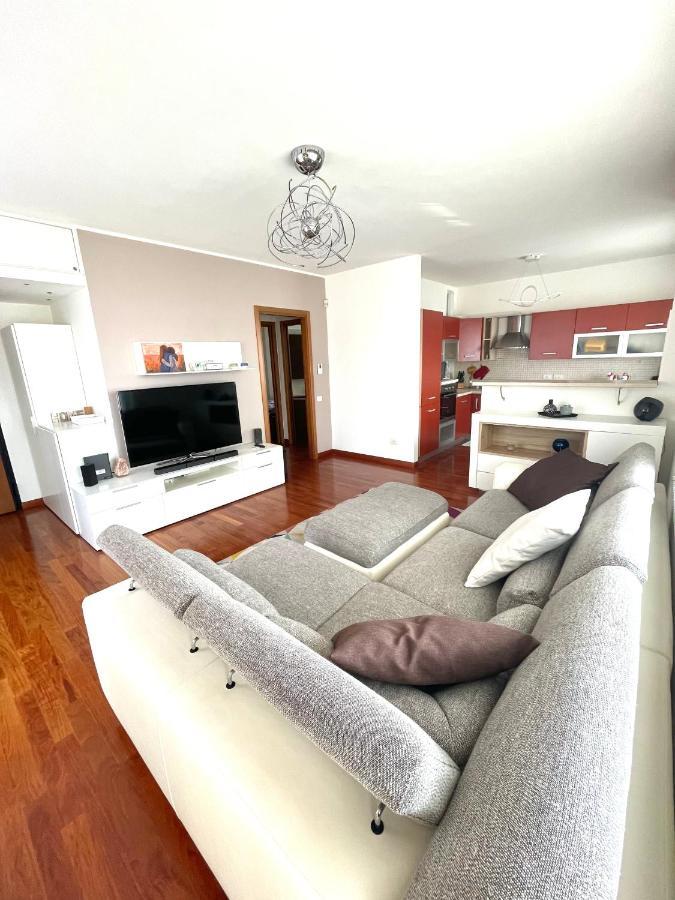 Appartement Elegant In With Panoramic Terrace Milaan