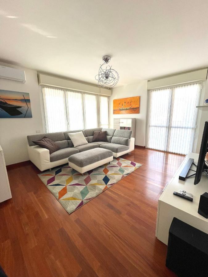 Elegant In With Panoramic Terrace Milaan